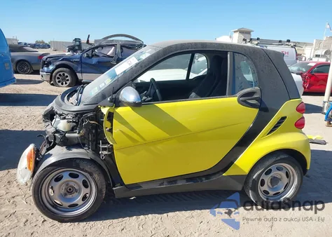 2010 Smart Fortwo Passion/Pure z USA, uszkodzony, nr VIN WMEEJ3BAXAK370325